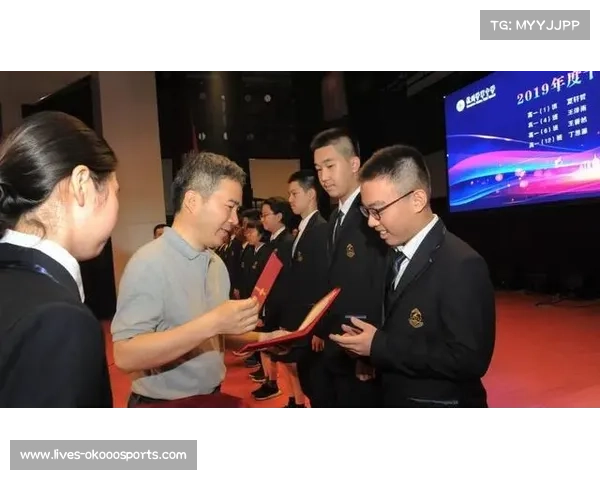 U18男子学校阳光组一等奖由杭州学军中学夺得，队员分享备赛心路历程